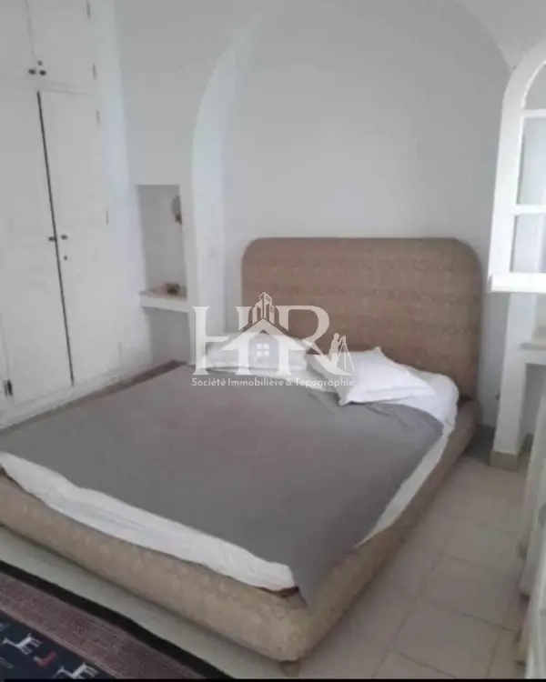 Villa avec piscine pour location en plein centre ville de Mrezgua Hammamet à environ 250m de la mer